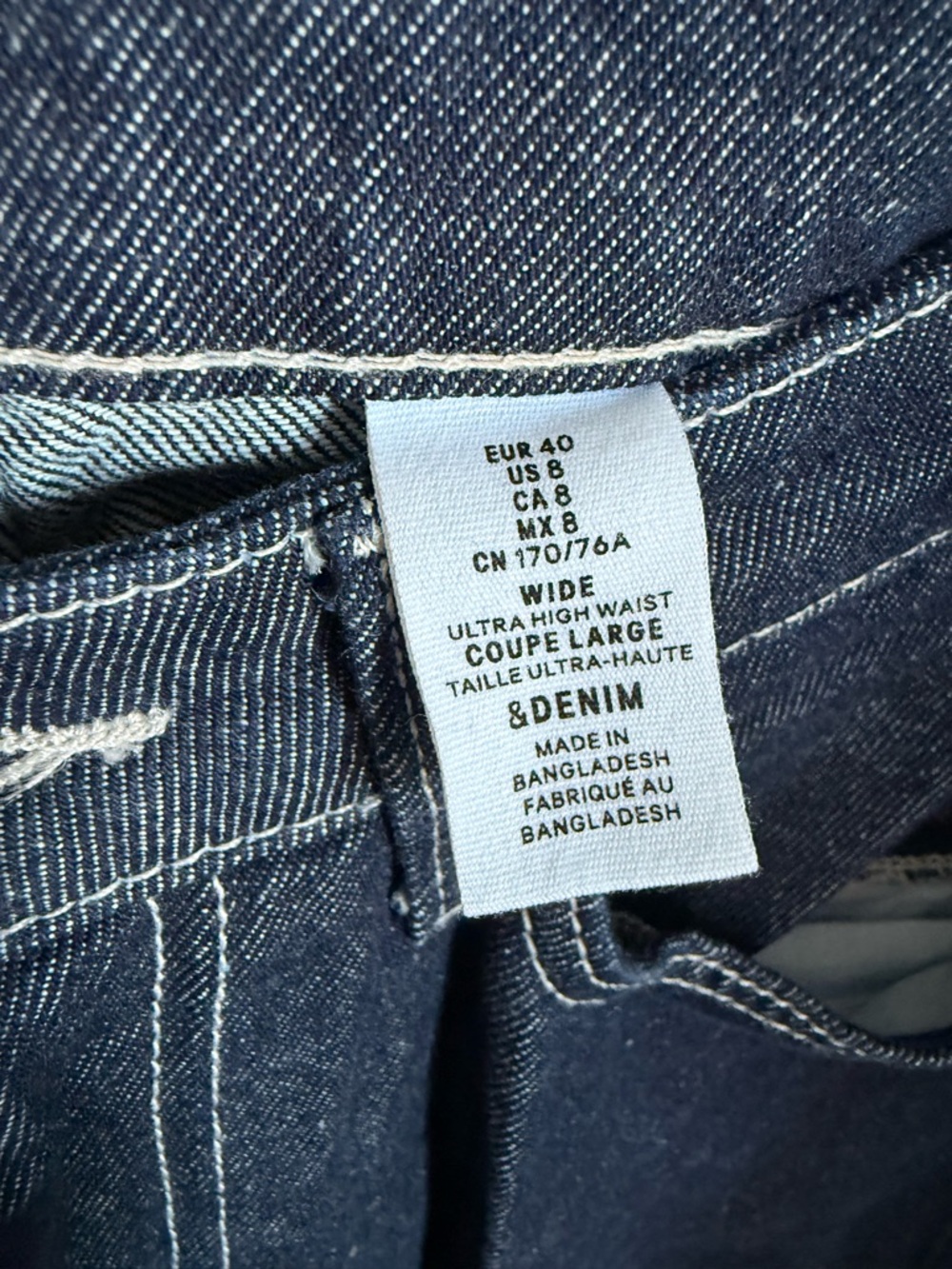 NWOT H&M high rise wide leg jeans in a dark wash color way. Size 8. - Picture 2 of 6